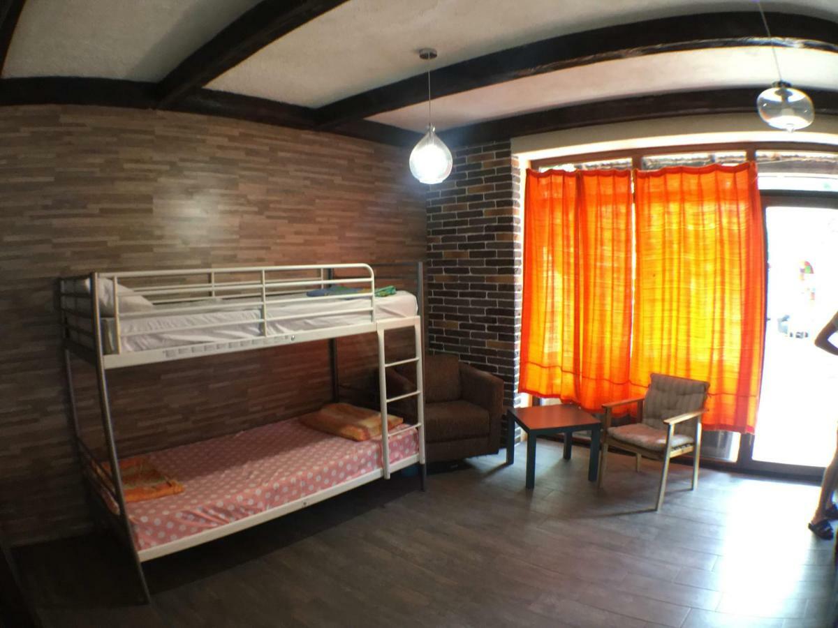 Funky Mamaliga Hostel Chisinau Exterior photo