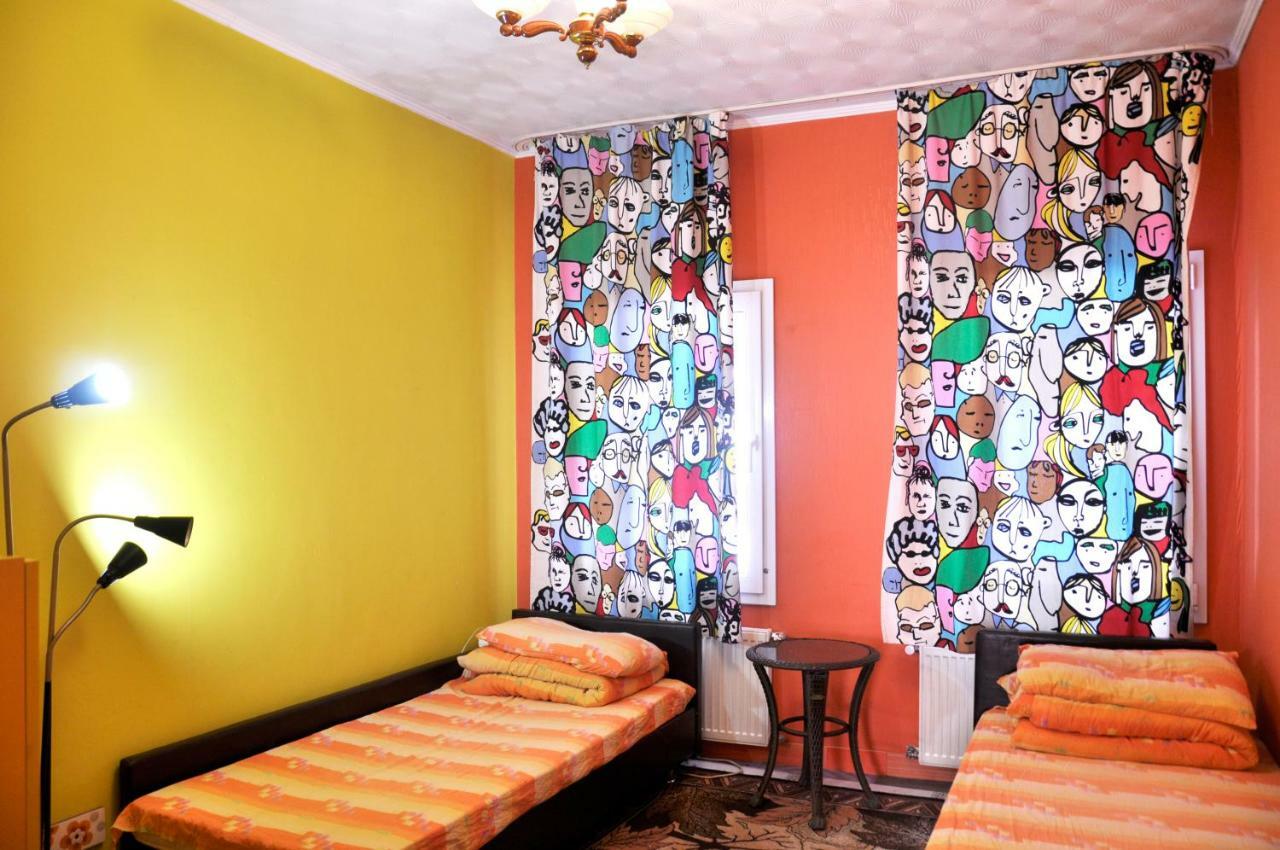 Funky Mamaliga Hostel Chisinau Exterior photo